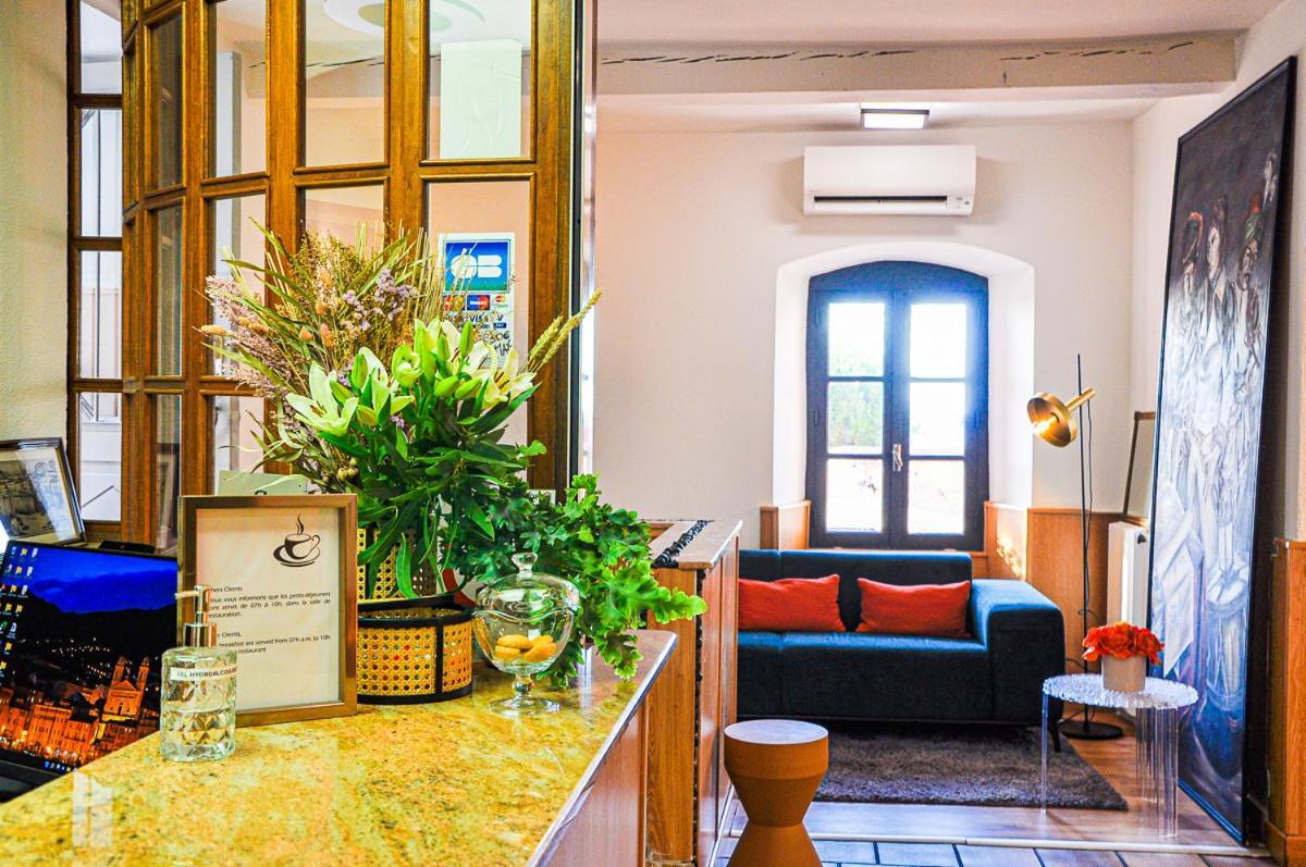 Hotel Posta Vecchia Бастия Екстериор снимка